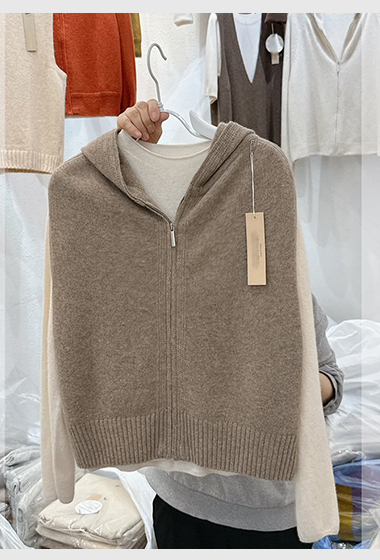 A116.木木家5%CASHMERE連帽拉鍊無縫背心