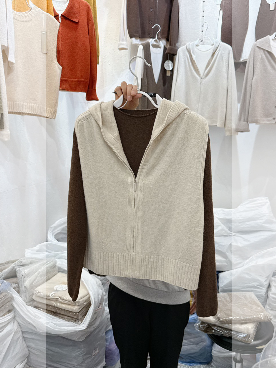 A116.木木家5%CASHMERE連帽拉鍊無縫背心