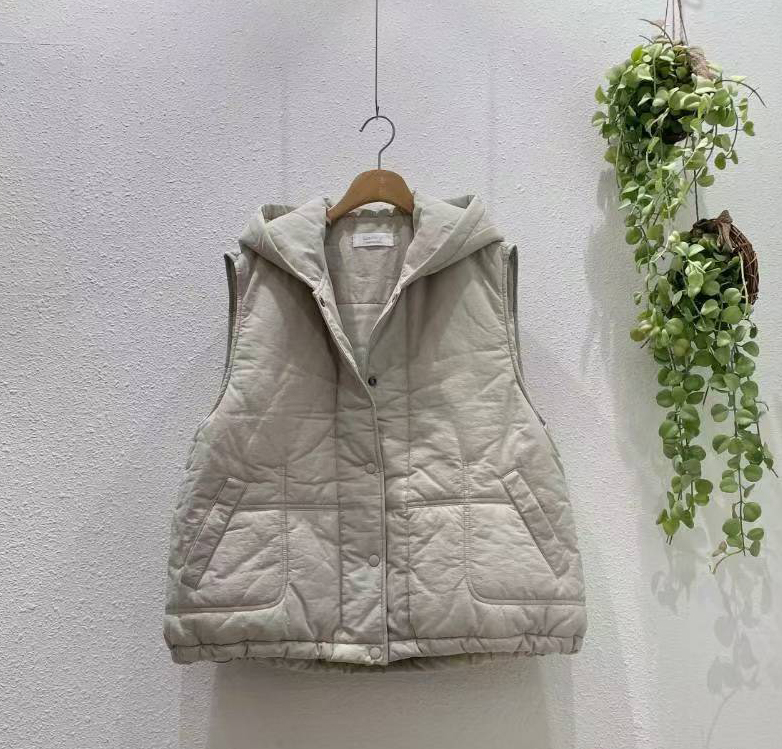 C19.簡單日常連帽鋪棉背心外套