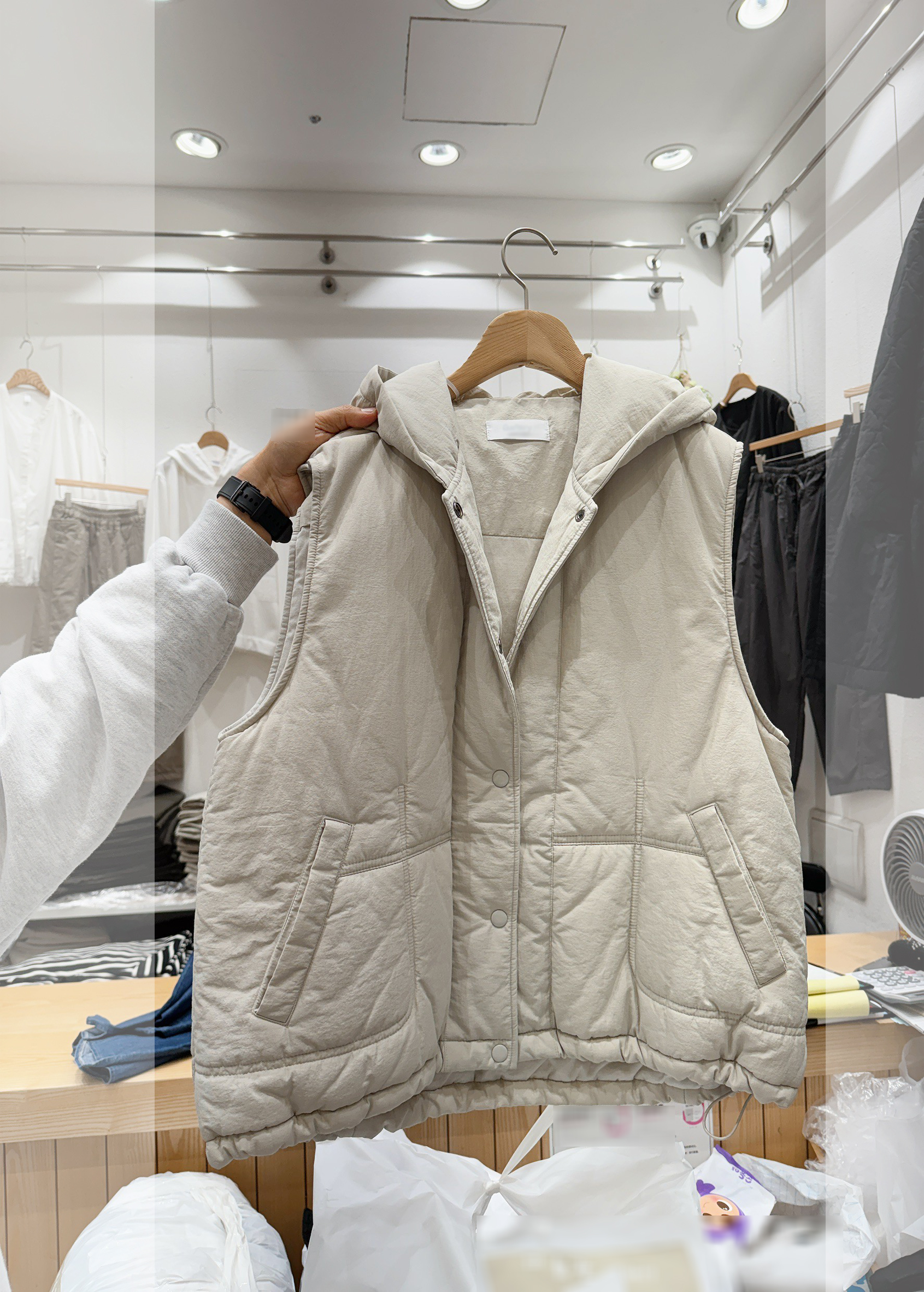 C19.簡單日常連帽鋪棉背心外套