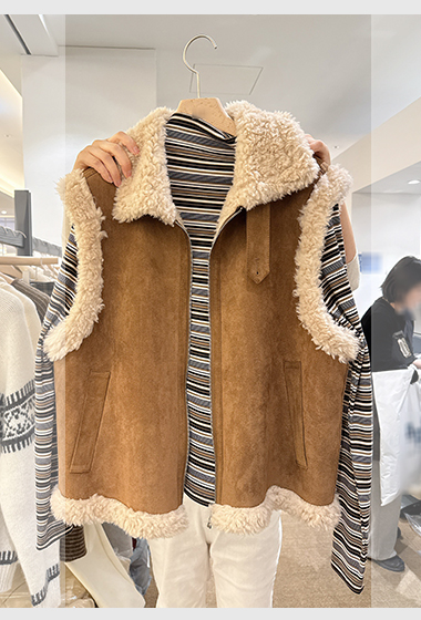 A44.復古時髦麂皮翻毛背心