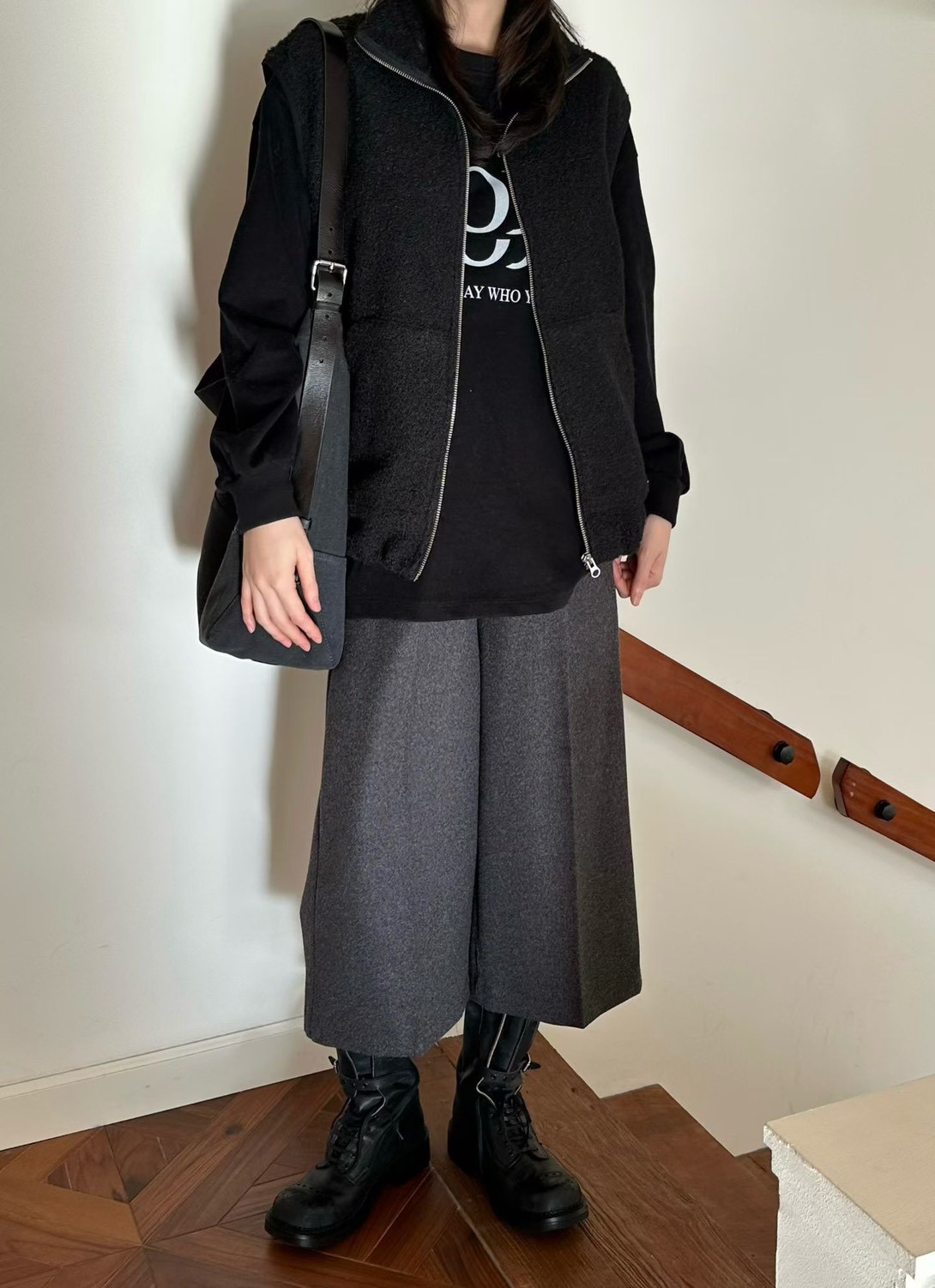 A41.俐落女孩拉鍊背心外套