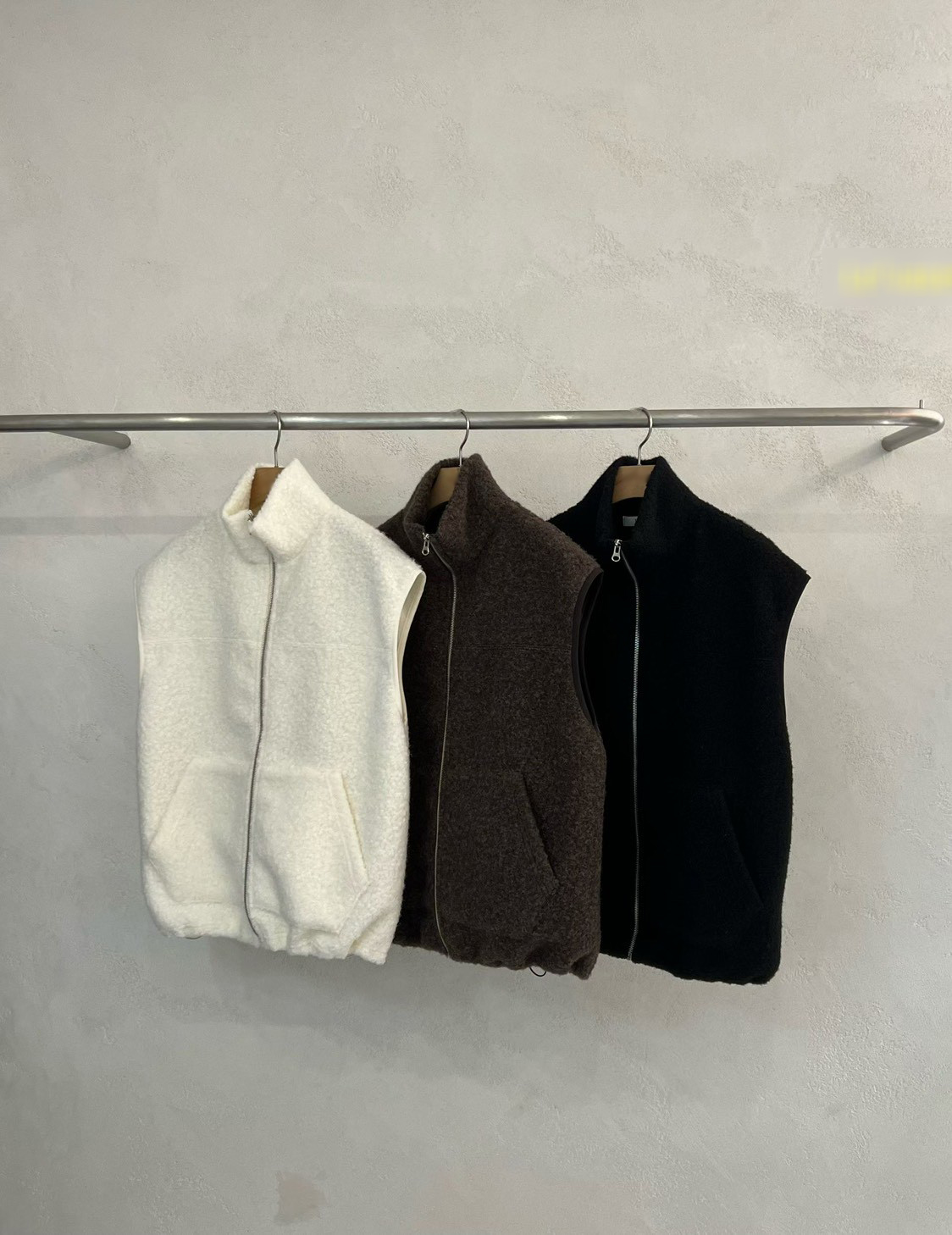 A41.俐落女孩拉鍊背心外套