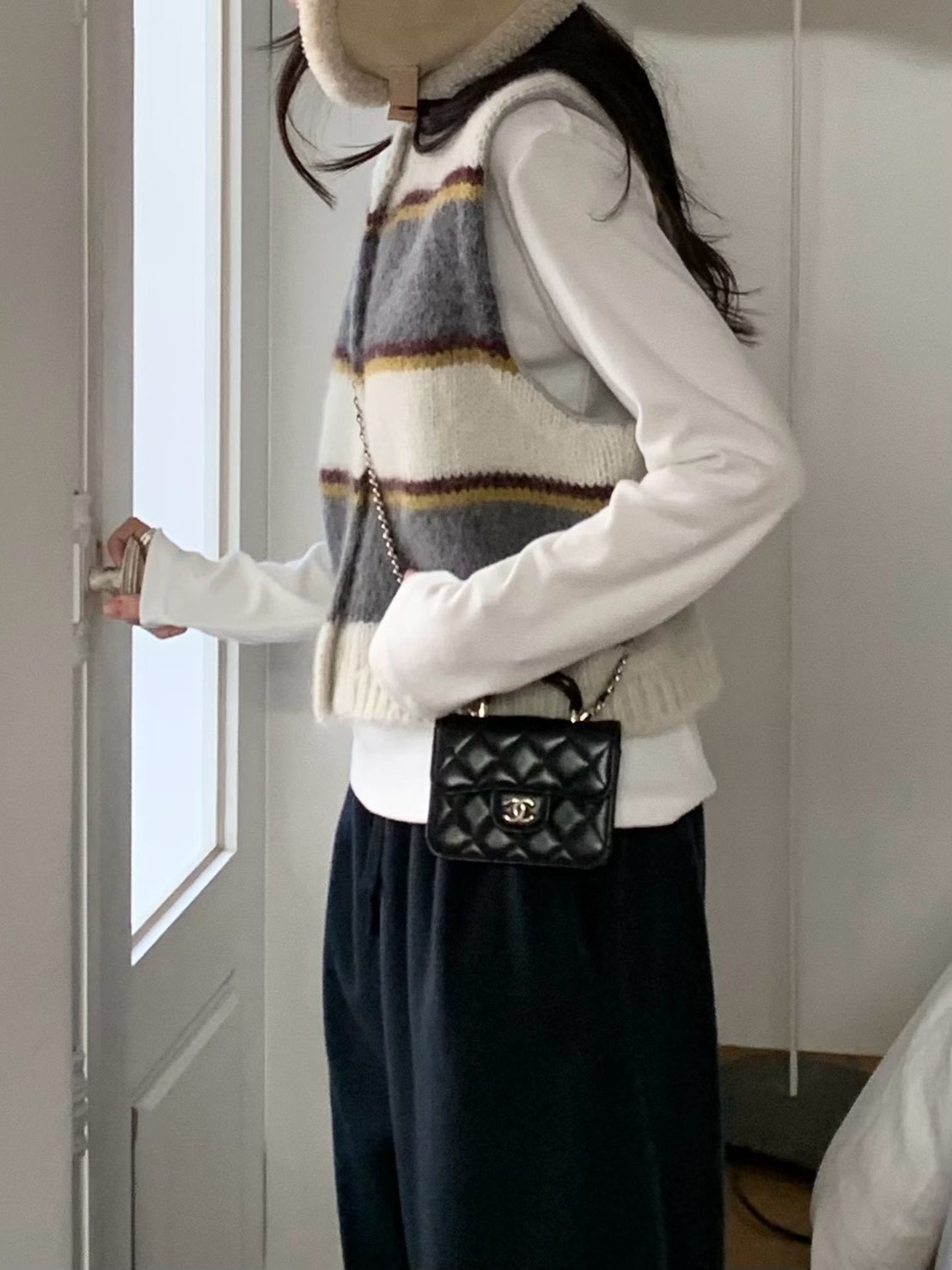 A04.小V家彩色條紋羊毛背心