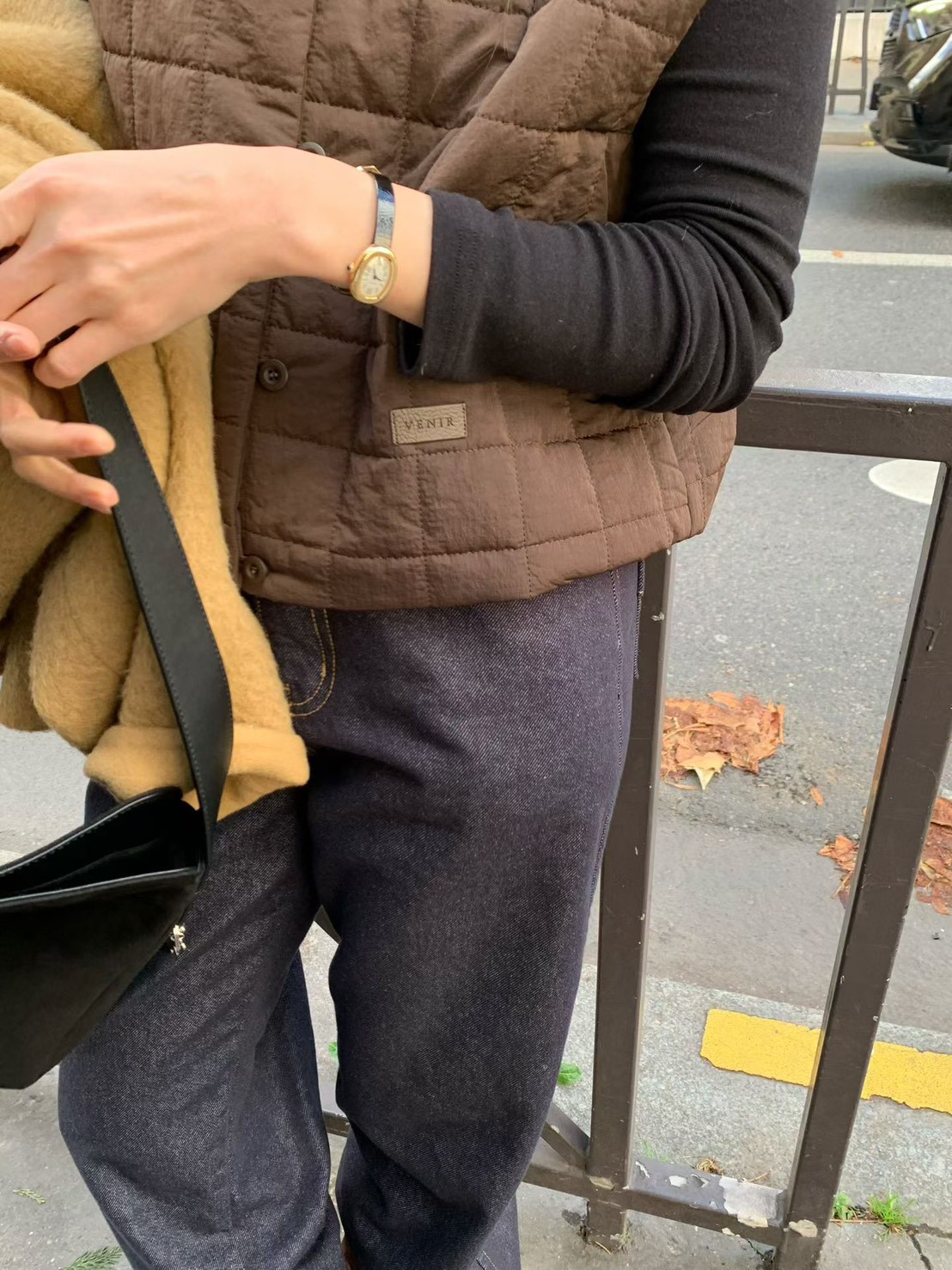 A72.輕巧女孩格子鬆餅背心