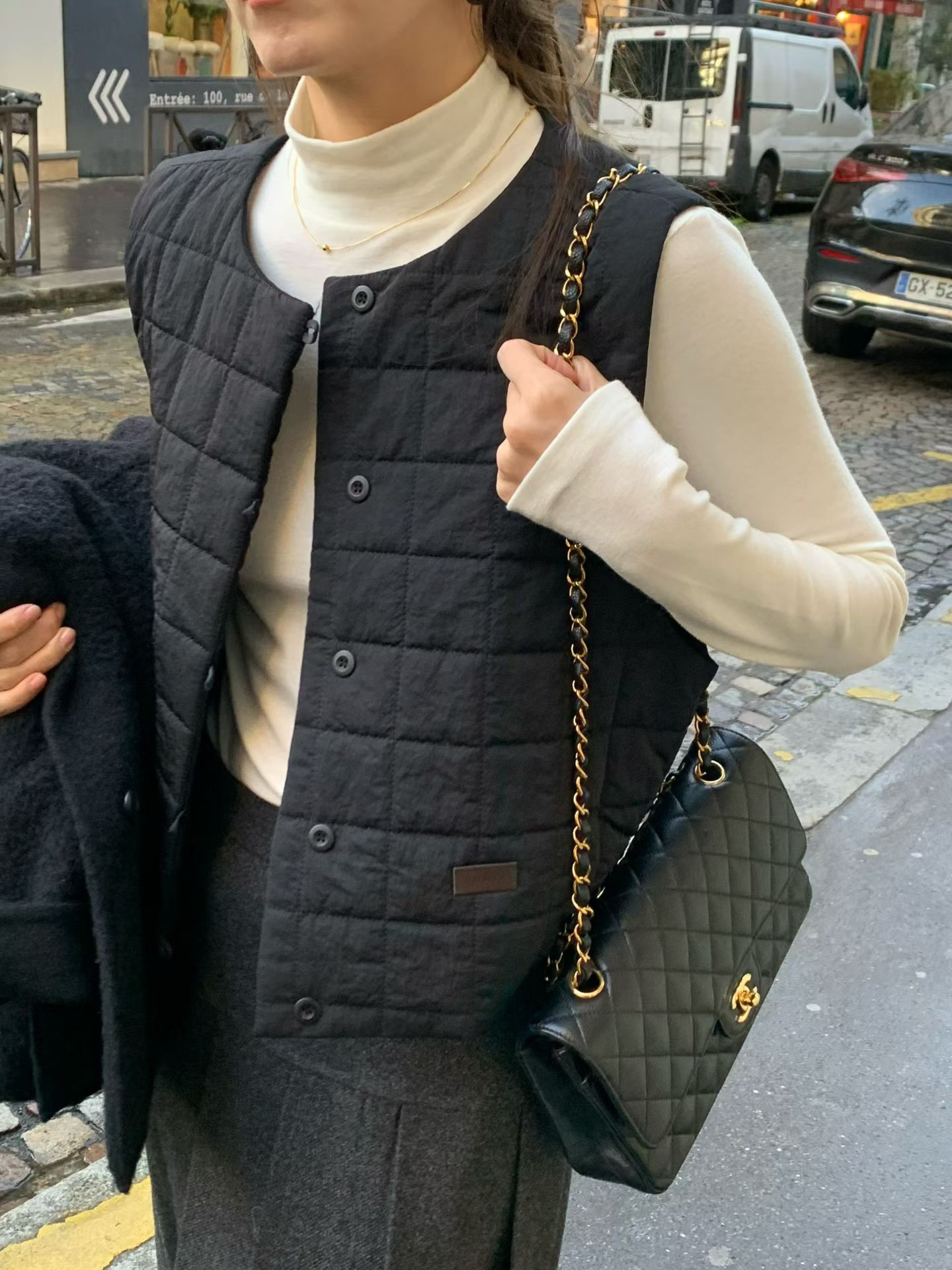 A72.輕巧女孩格子鬆餅背心