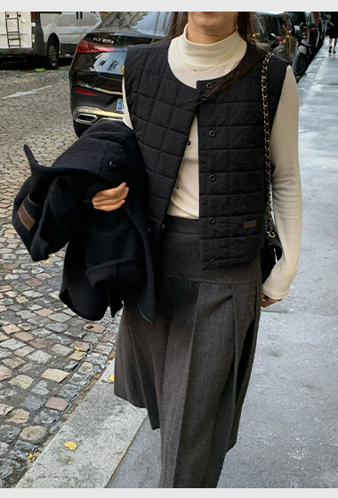 A72.輕巧女孩格子鬆餅背心