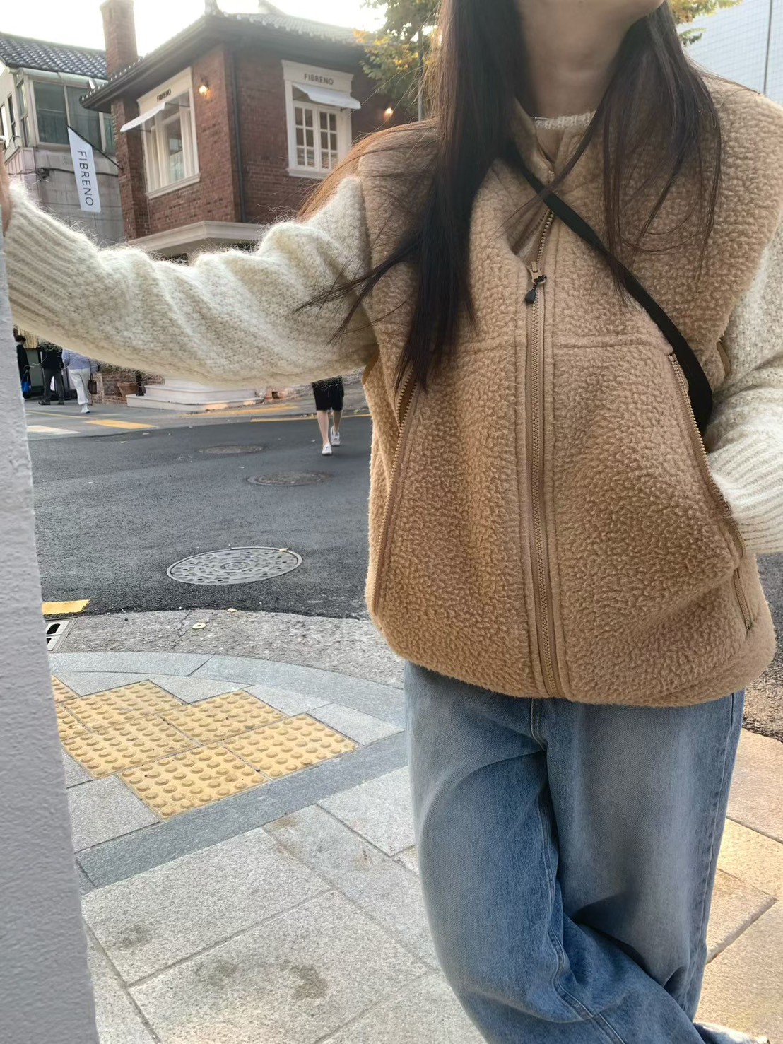 B18.小包肩立領毛毛背心外套