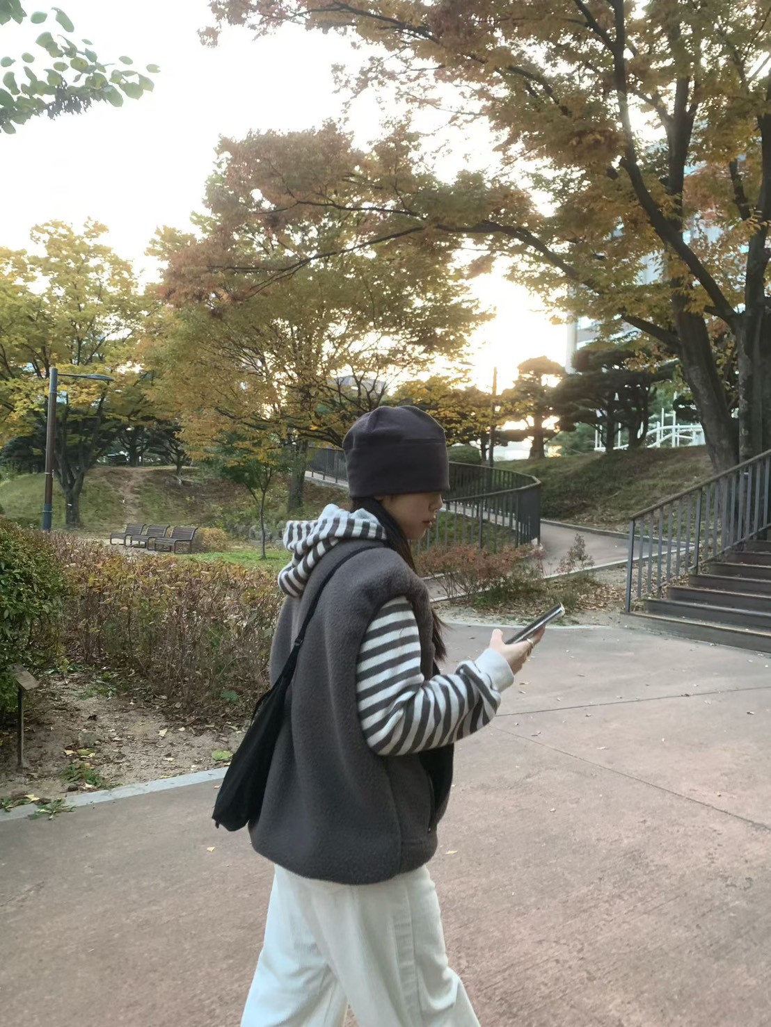 B18.小包肩立領毛毛背心外套