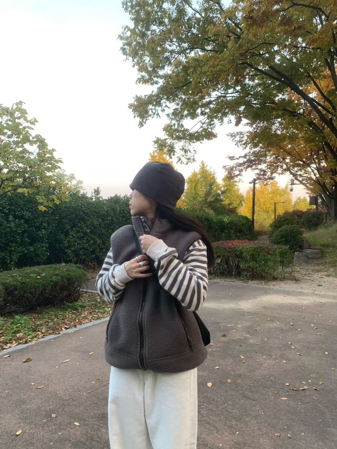 B18.小包肩立領毛毛背心外套