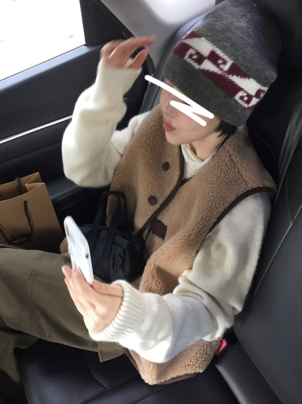 B20.兩面穿排釦羊羔毛背心外套