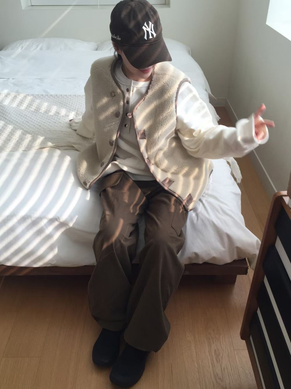 B20.兩面穿排釦羊羔毛背心外套