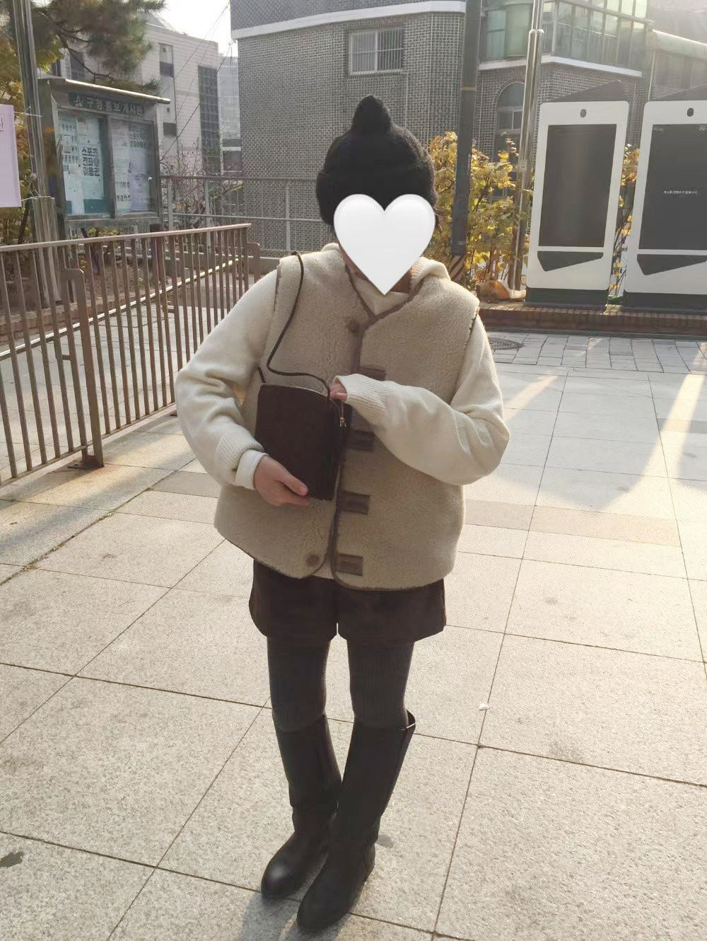 B20.兩面穿排釦羊羔毛背心外套