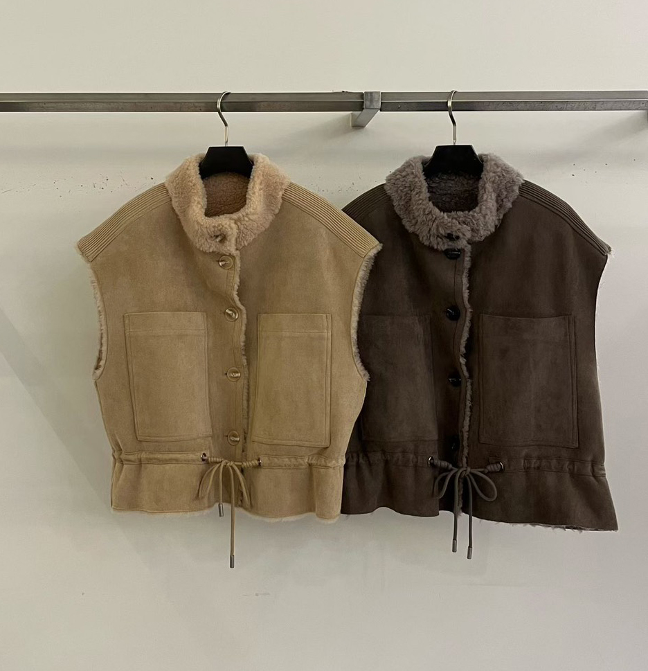 B60.正反2WAY羊羔毛包肩大口袋背心