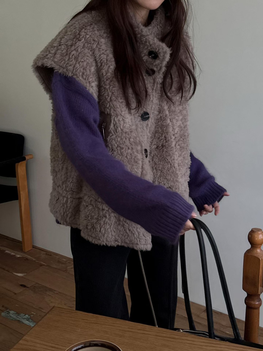 B60.正反2WAY羊羔毛包肩大口袋背心