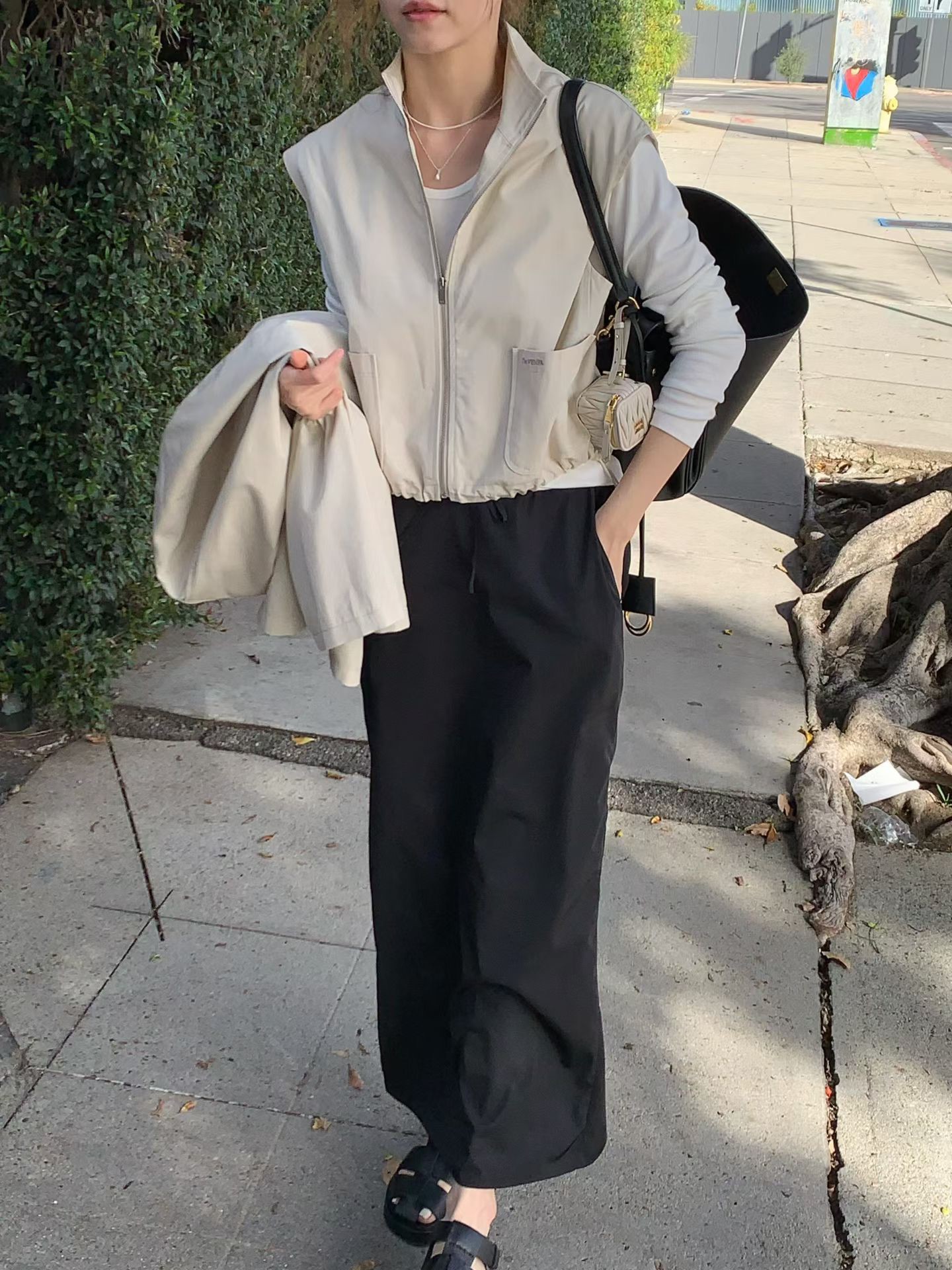 B61.時尚好搭立領包肩口袋背心