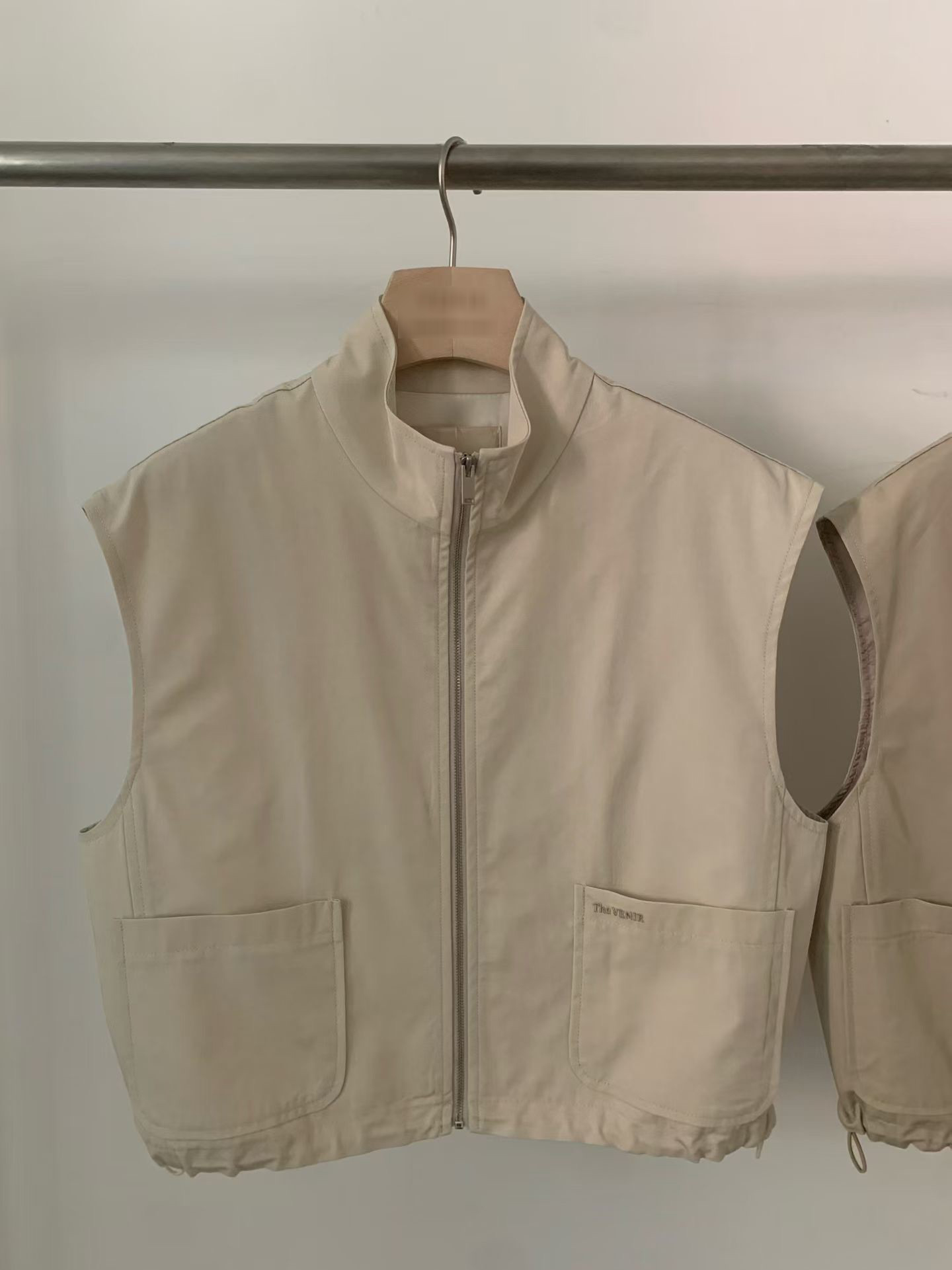 B61.時尚好搭立領包肩口袋背心