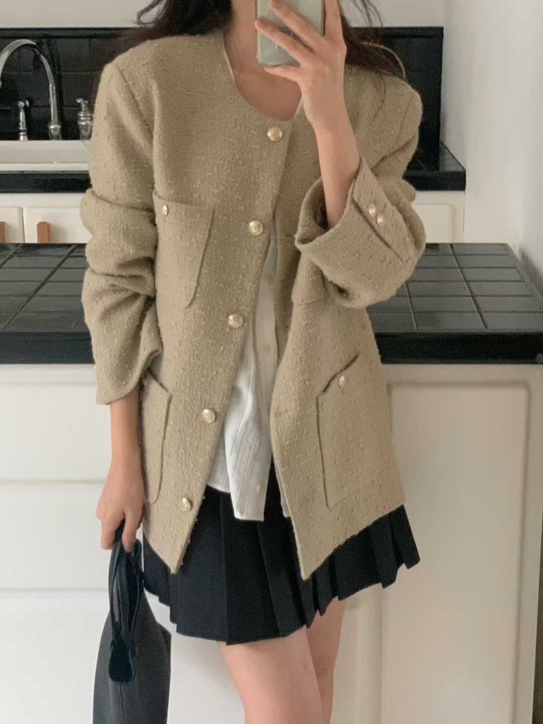 A68.小V家30%WOOL金釦小香外套