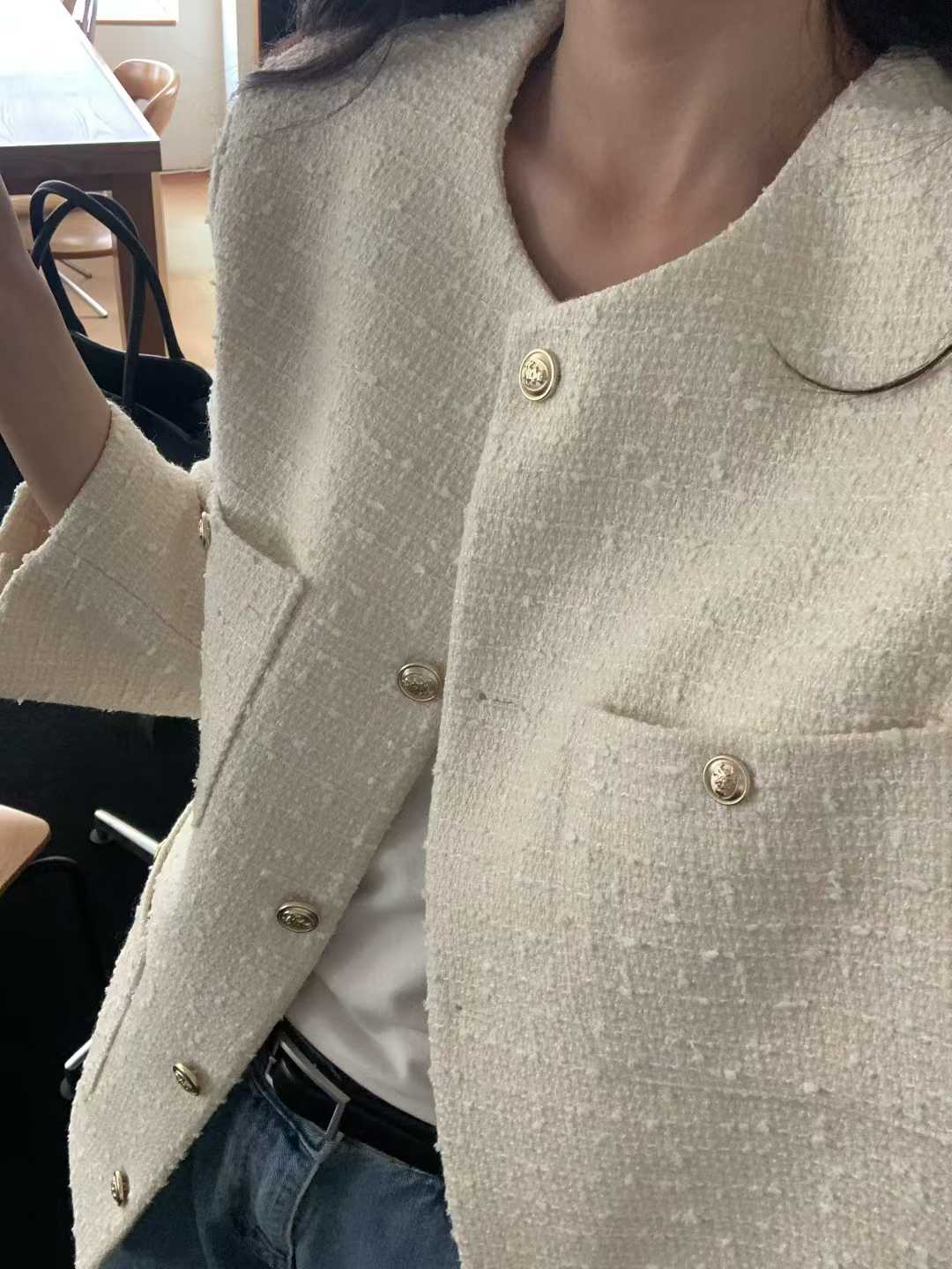 A68.小V家30%WOOL金釦小香外套