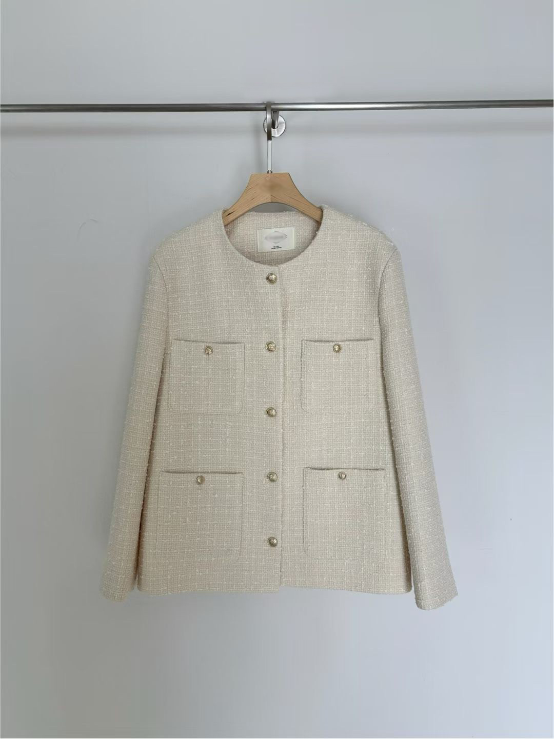 A68.小V家30%WOOL金釦小香外套