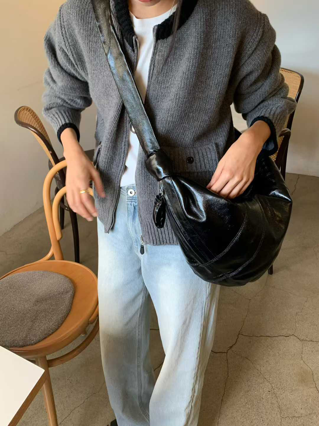 B43.清爽家造型拼色滾邊CASHMERE拉鍊外套