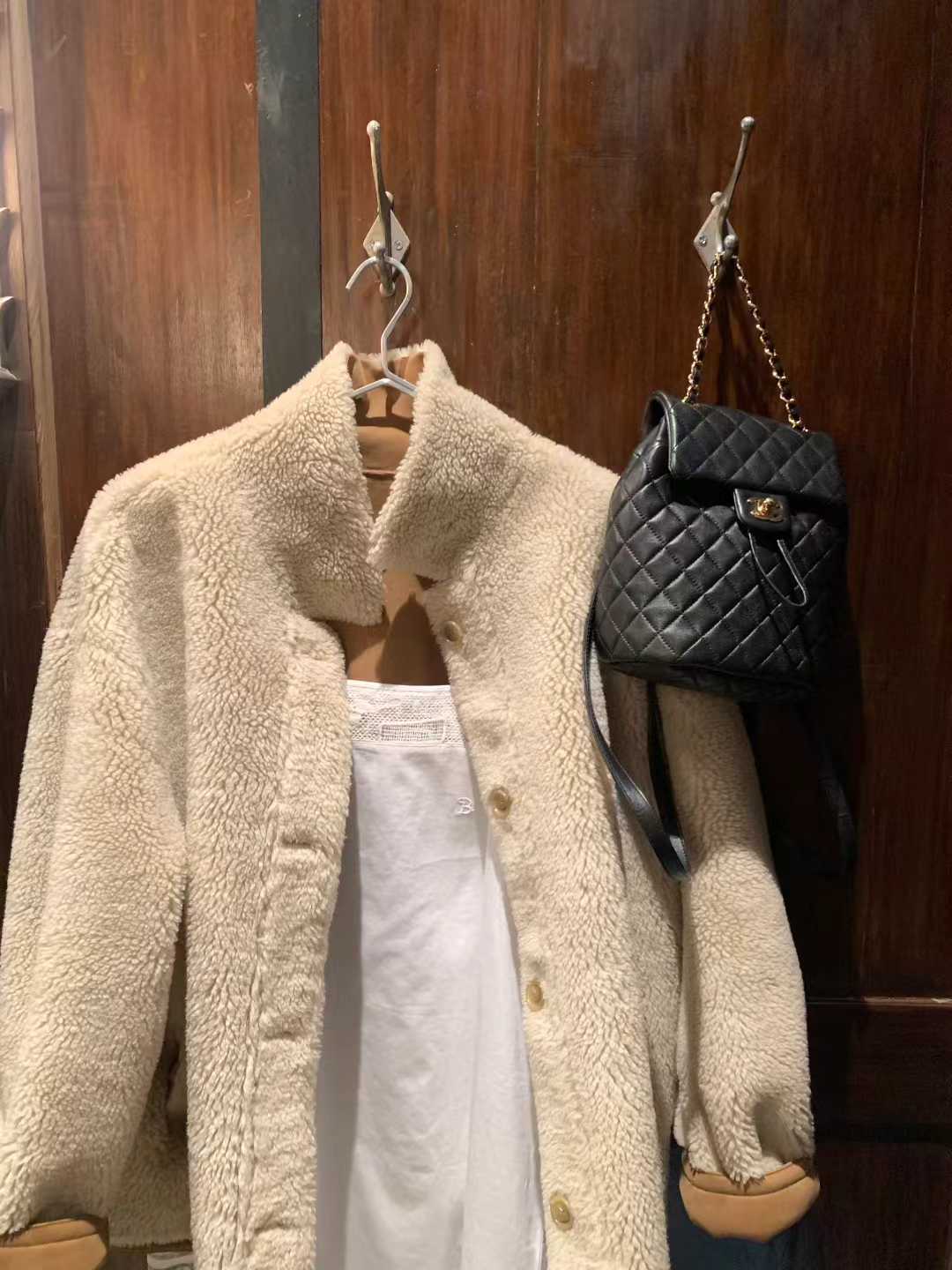 A20.顏值家可愛正反麂皮QQ毛外套