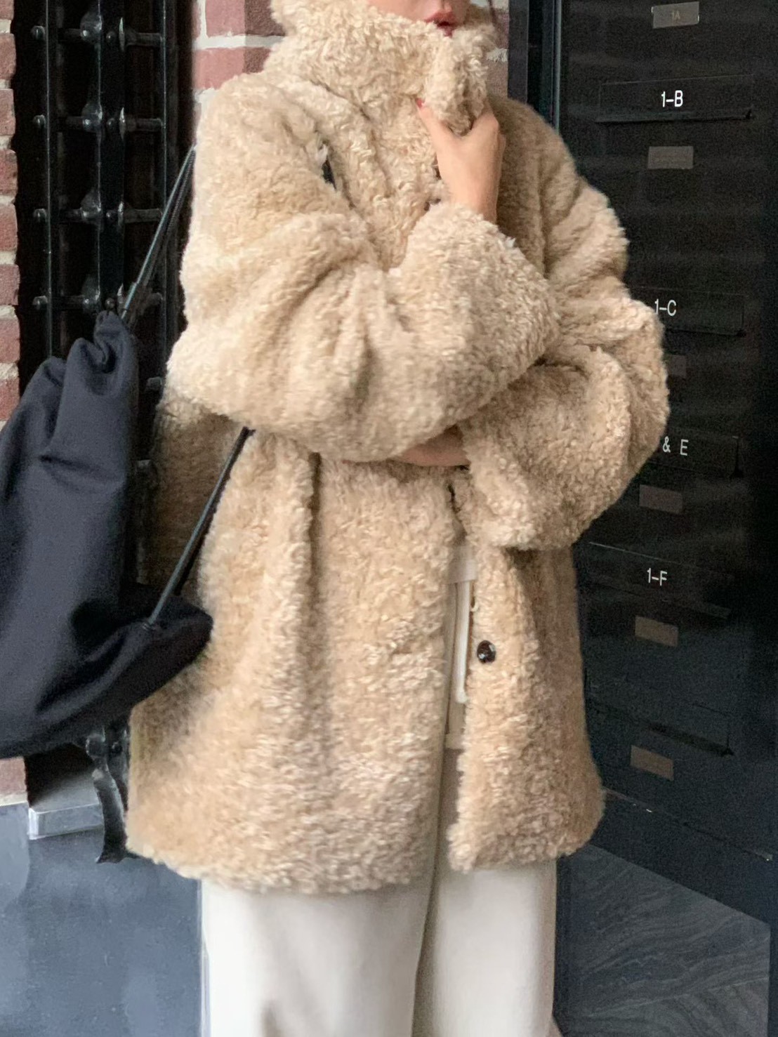 A10.小V家甜美翻領QQ毛中長外套