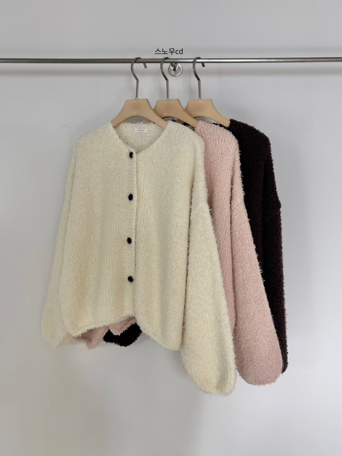 A18.小V家柔美圓領駝羊毛毛衣外套