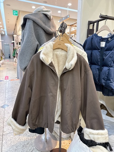 B94.可愛落肩內毛毛翻領外套