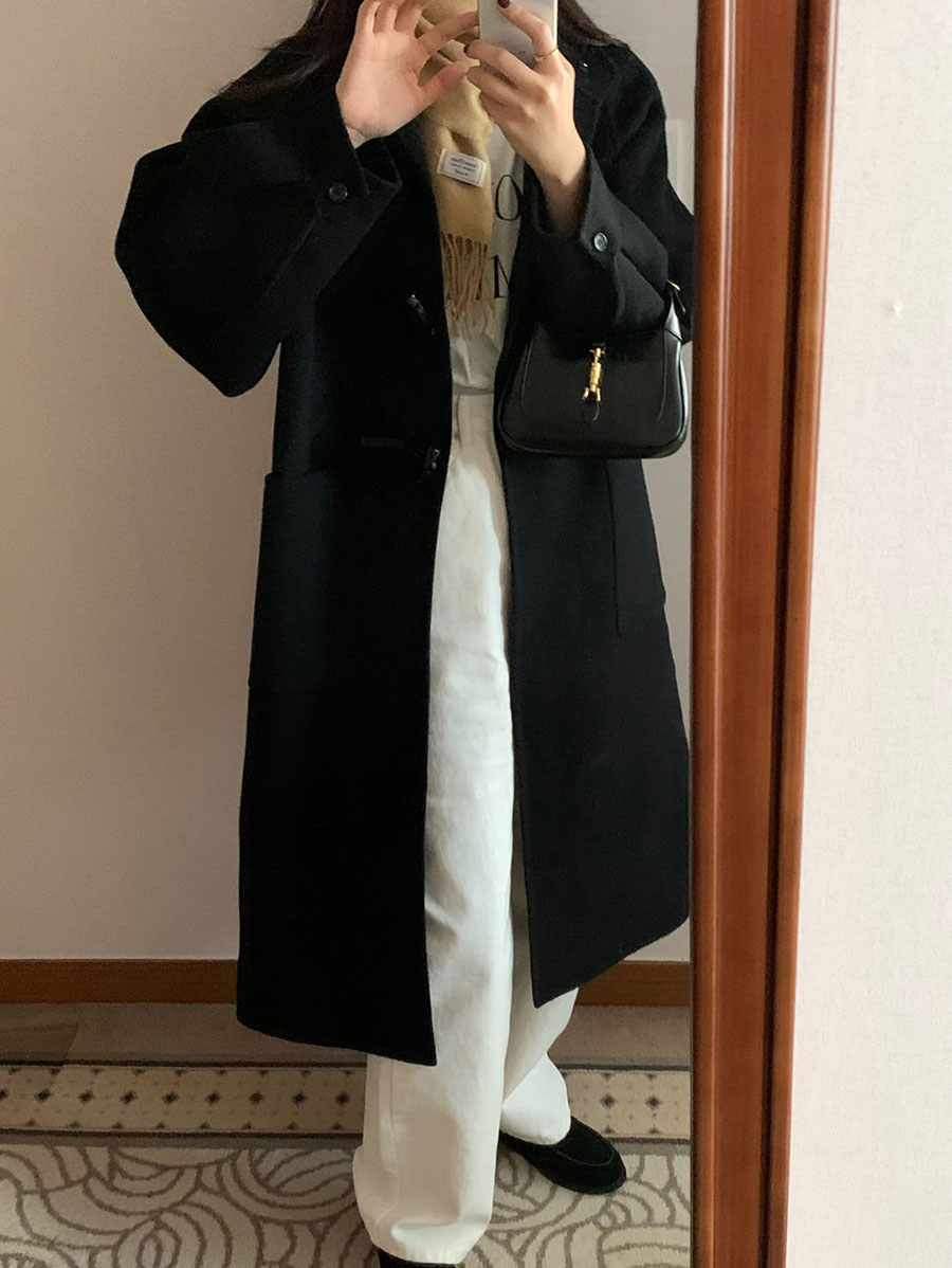 B21.小V家翻領皮織牛角釦羊毛手工大衣