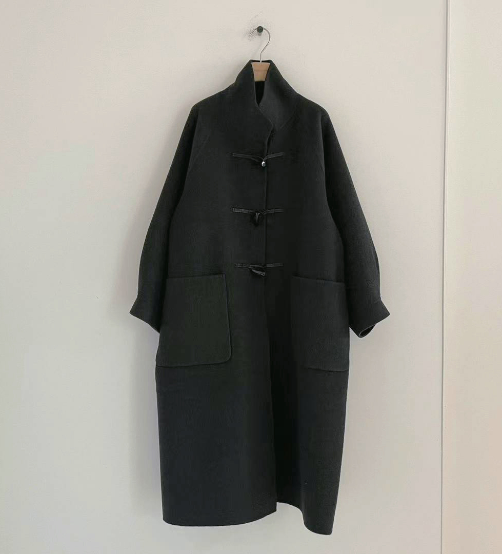 B21.小V家翻領皮織牛角釦羊毛手工大衣