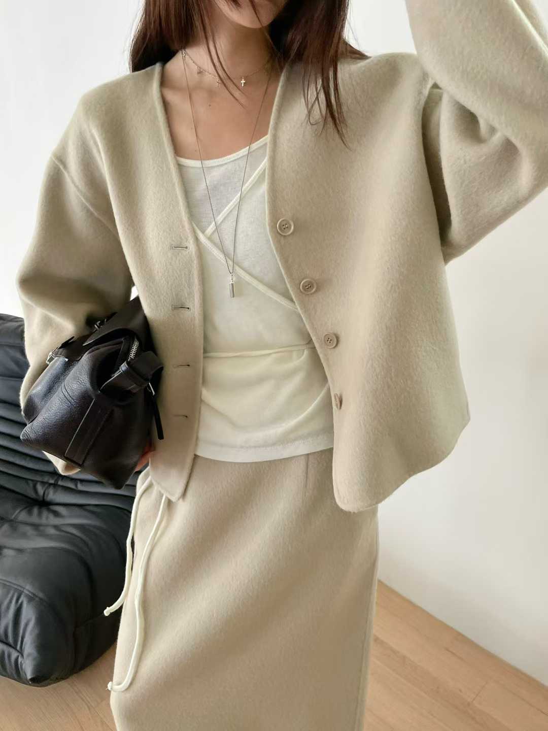 俐落80%WOOL手工短大衣