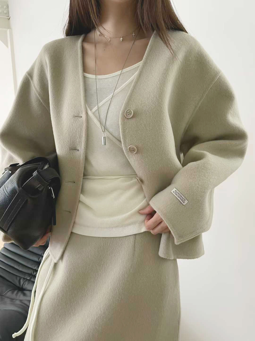 俐落80%WOOL手工短大衣