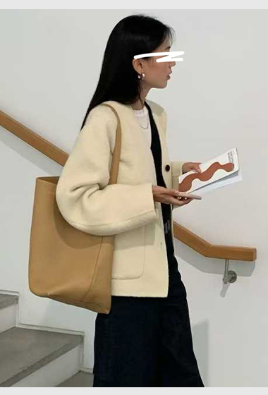 B46.清爽家V領三釦BABY駝羊毛手工外套