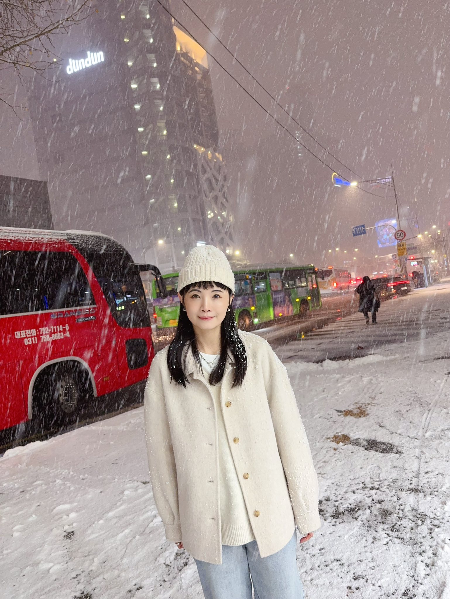 A124.女孩花苞袖50%cashmere手工大衣(附贈毛毛領)