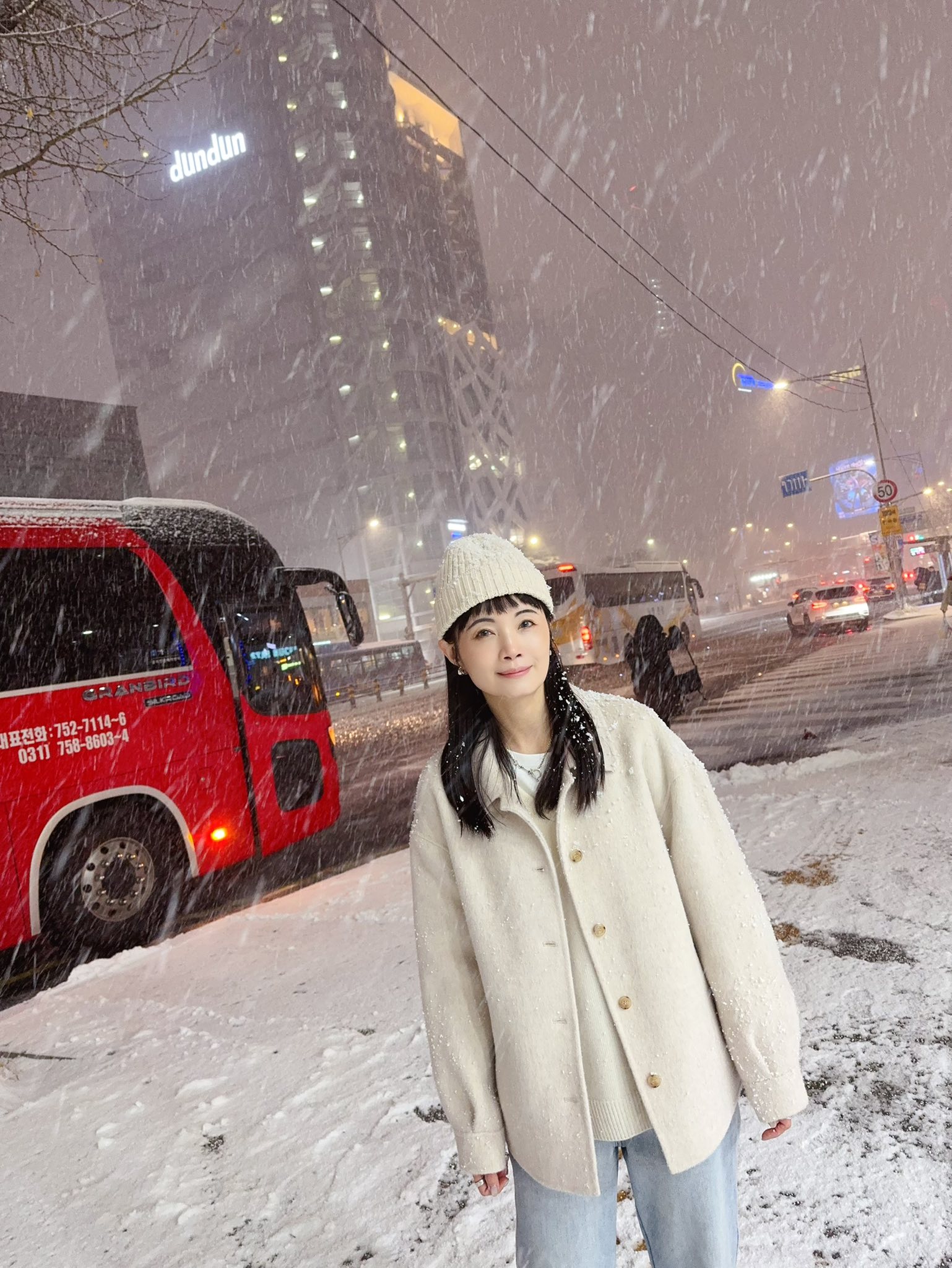 A124.女孩花苞袖50%cashmere手工大衣(附贈毛毛領)