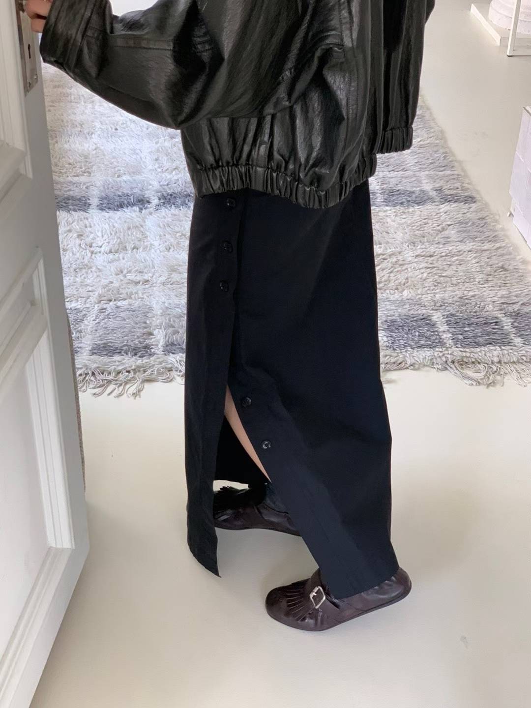 纖瘦家立領落肩皮衣外套