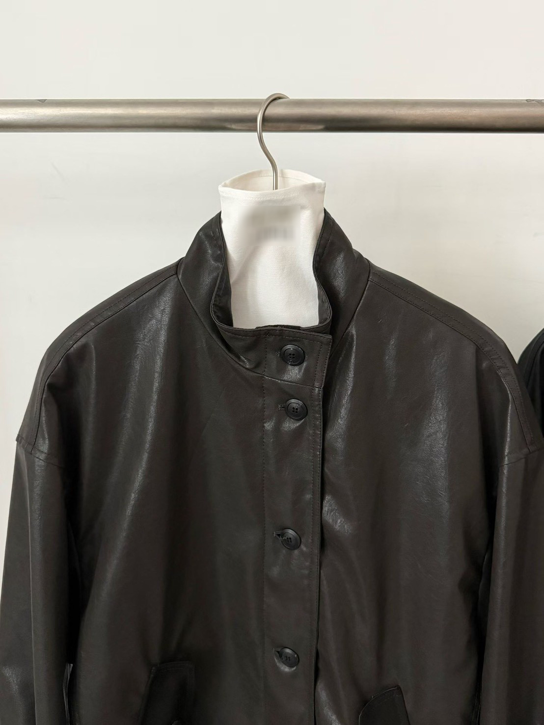 A66.率性落肩皮衣外套