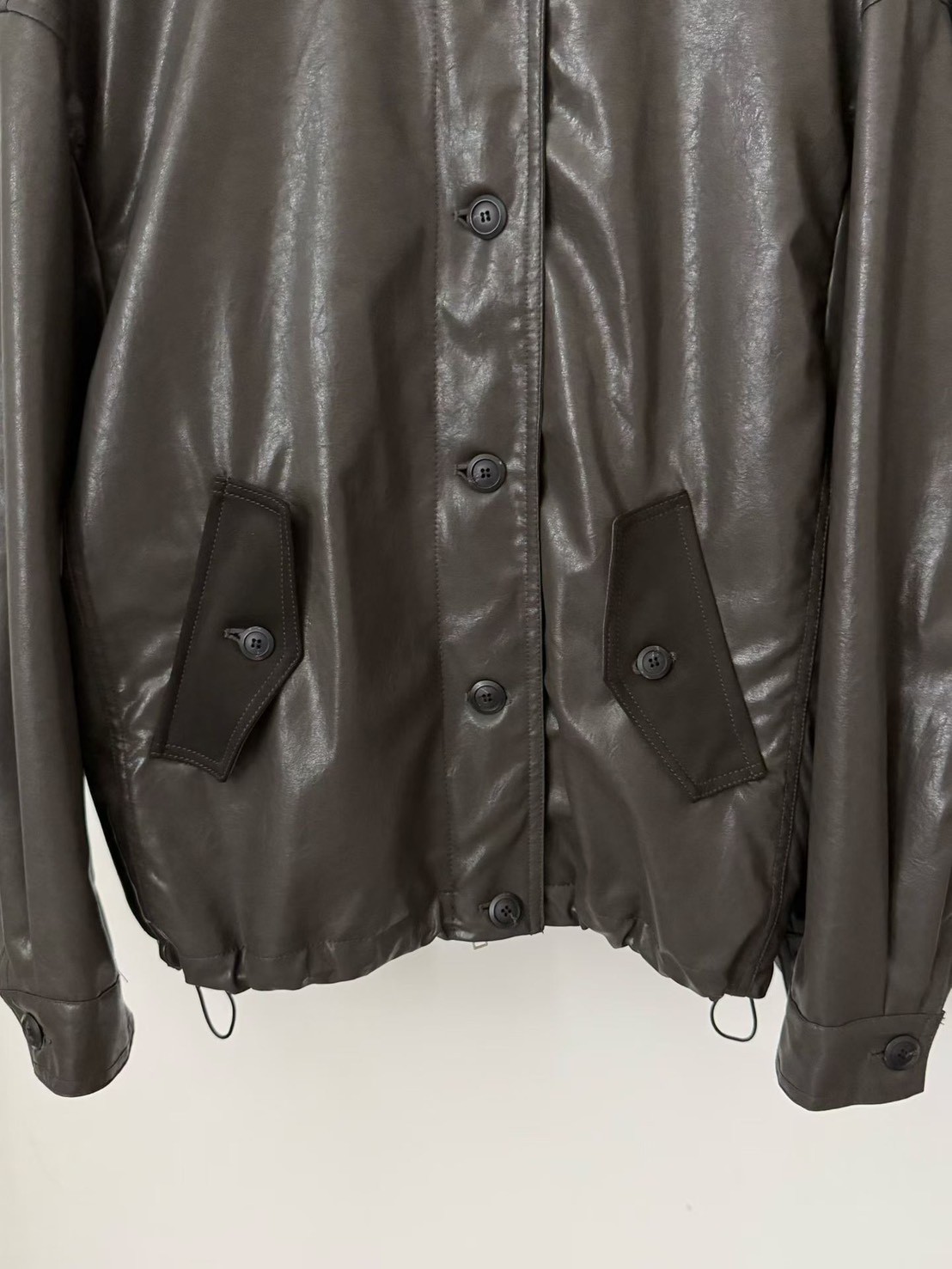 A66.率性落肩皮衣外套