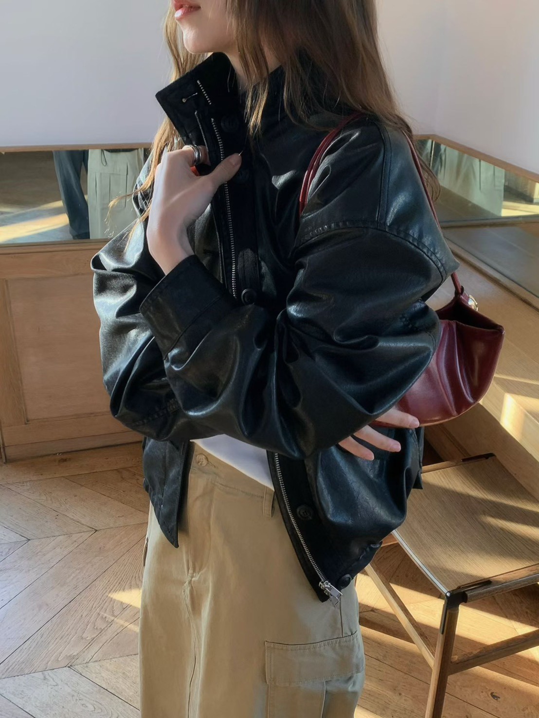 A66.率性落肩皮衣外套