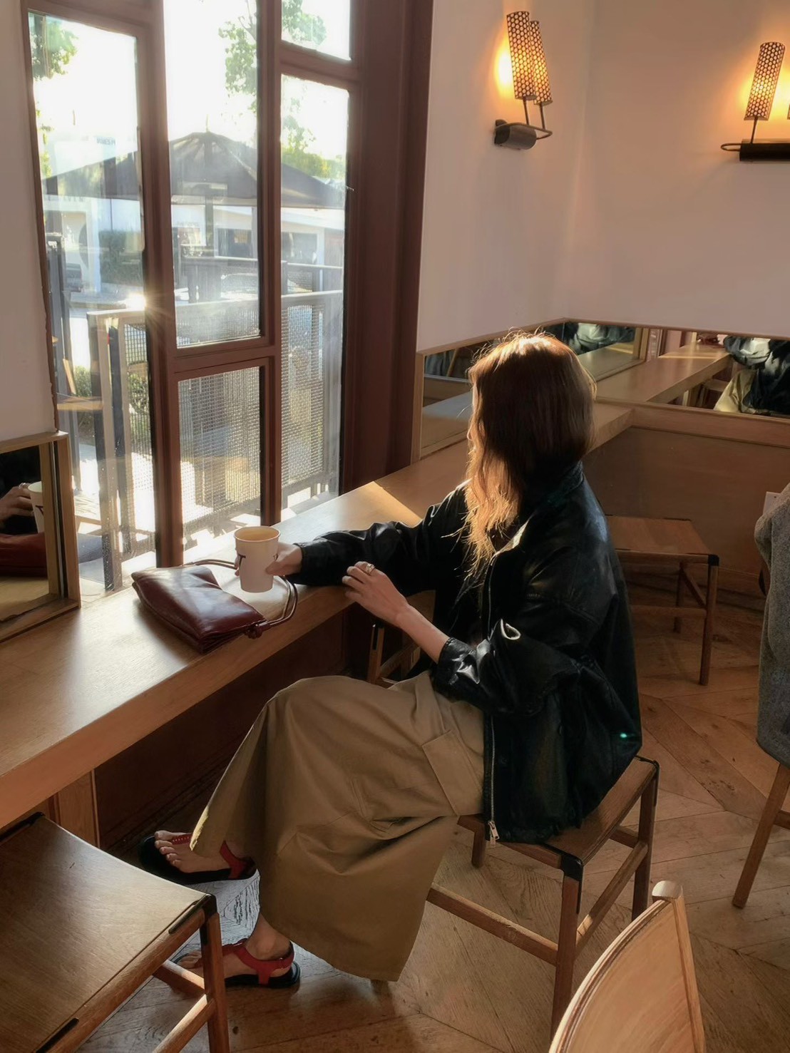 A66.率性落肩皮衣外套