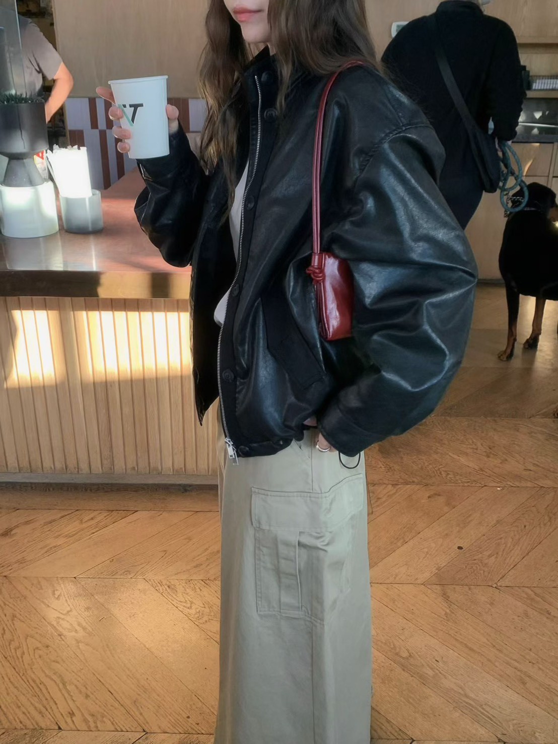 A66.率性落肩皮衣外套