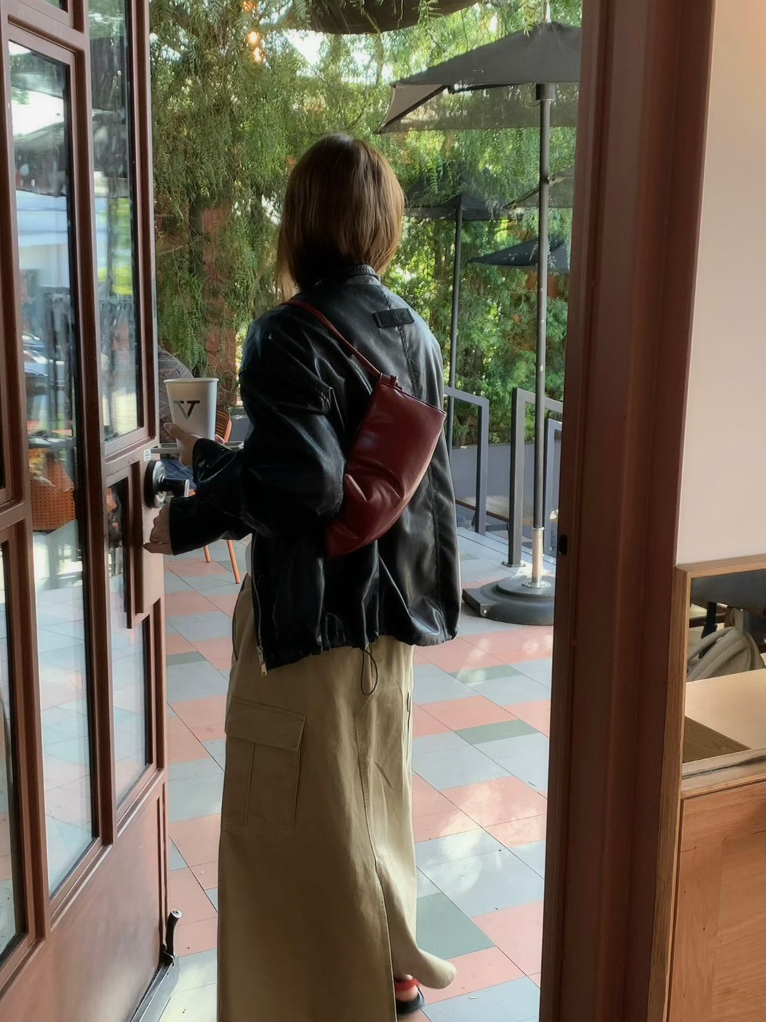 A66.率性落肩皮衣外套