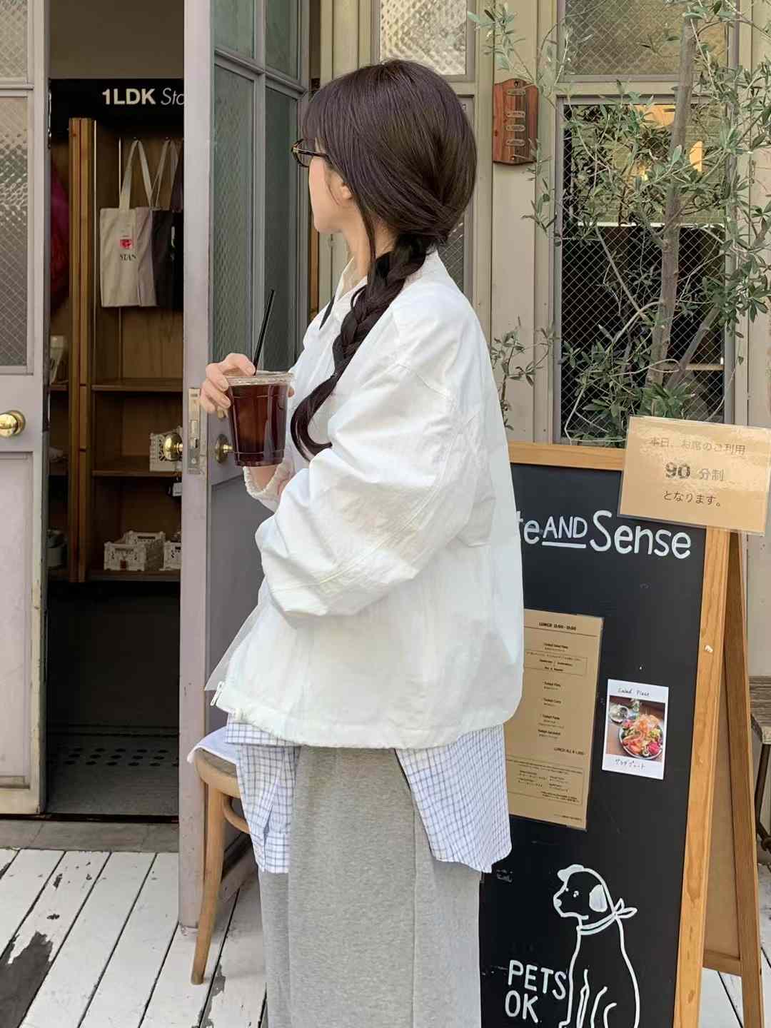 清爽小翻領拉鍊薄夾克