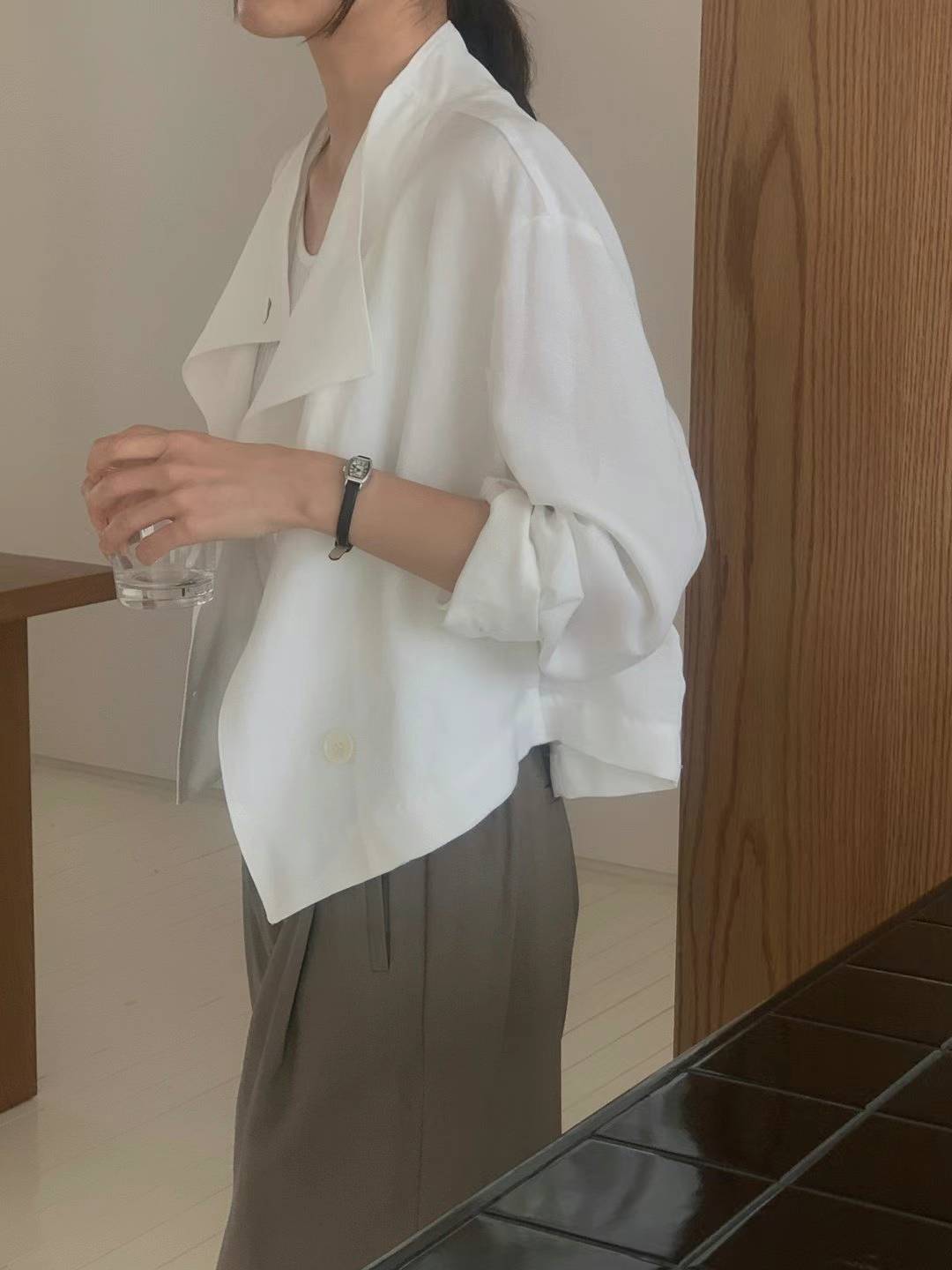 A53.小臉歐膩多穿垂墜翻領短外套