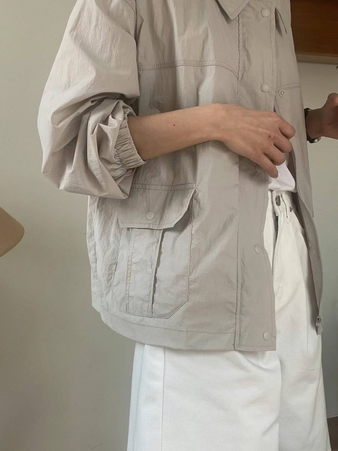 A52.小臉歐膩雙口袋翻領尼龍外套
