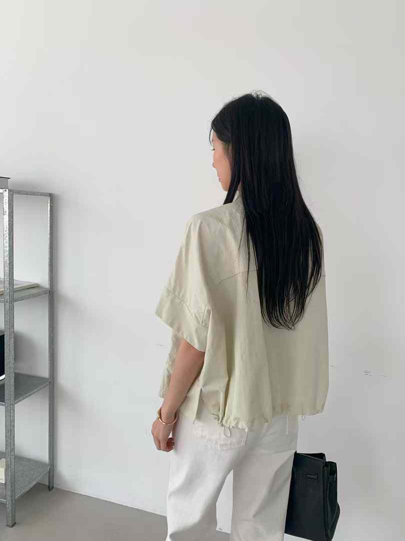 B05.率性短袖拉鍊外套