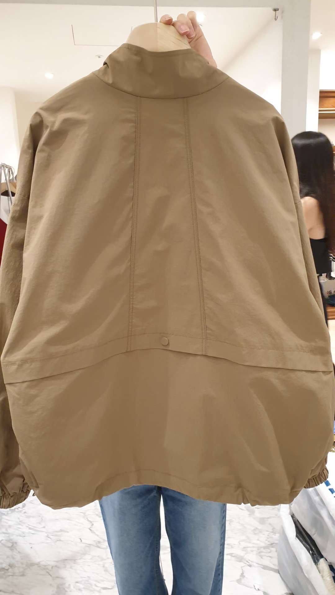 A65.小臉歐膩斜線剪裁防風外套