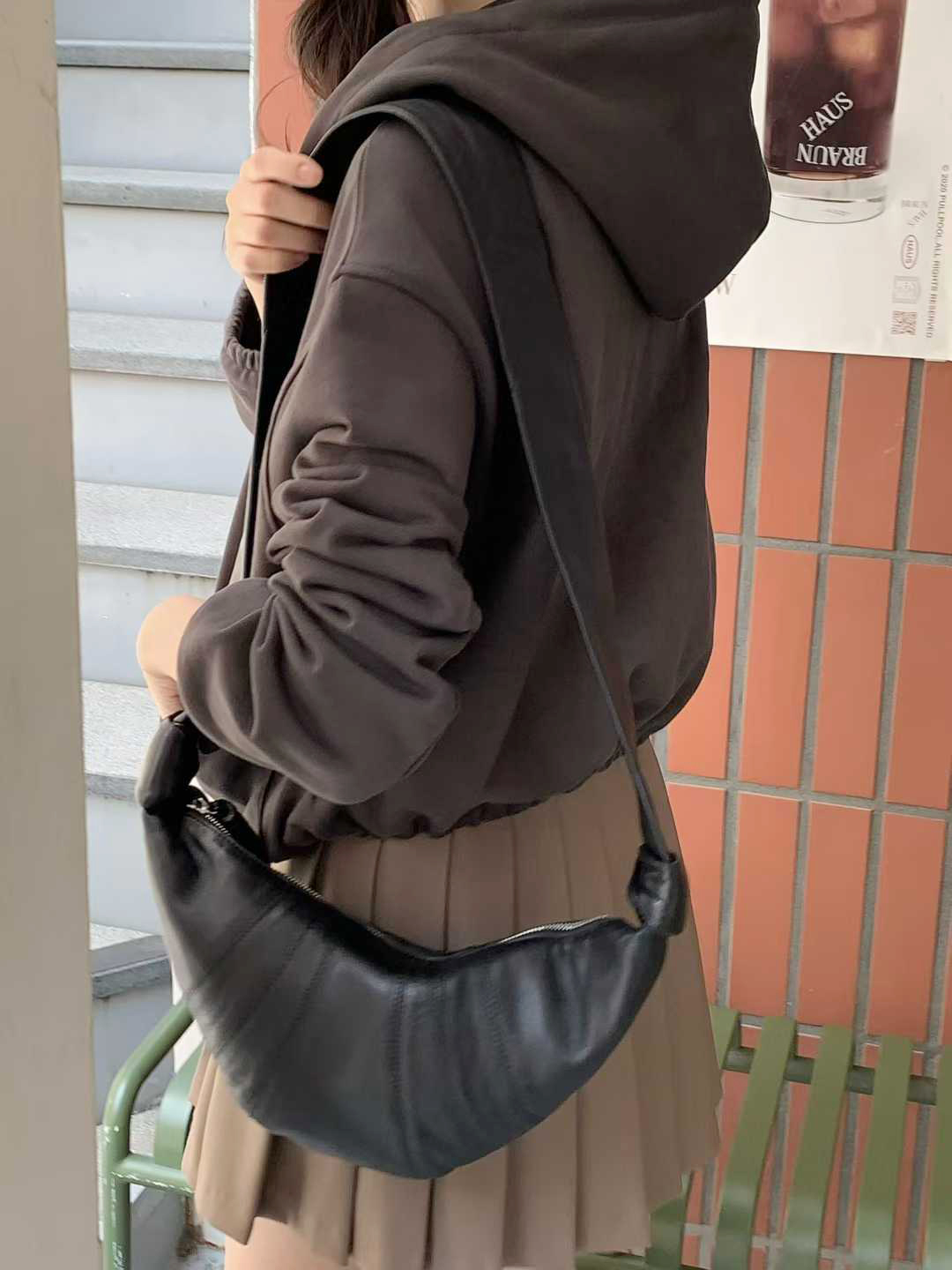 A63.小V家特色口袋連帽拉鍊外套
