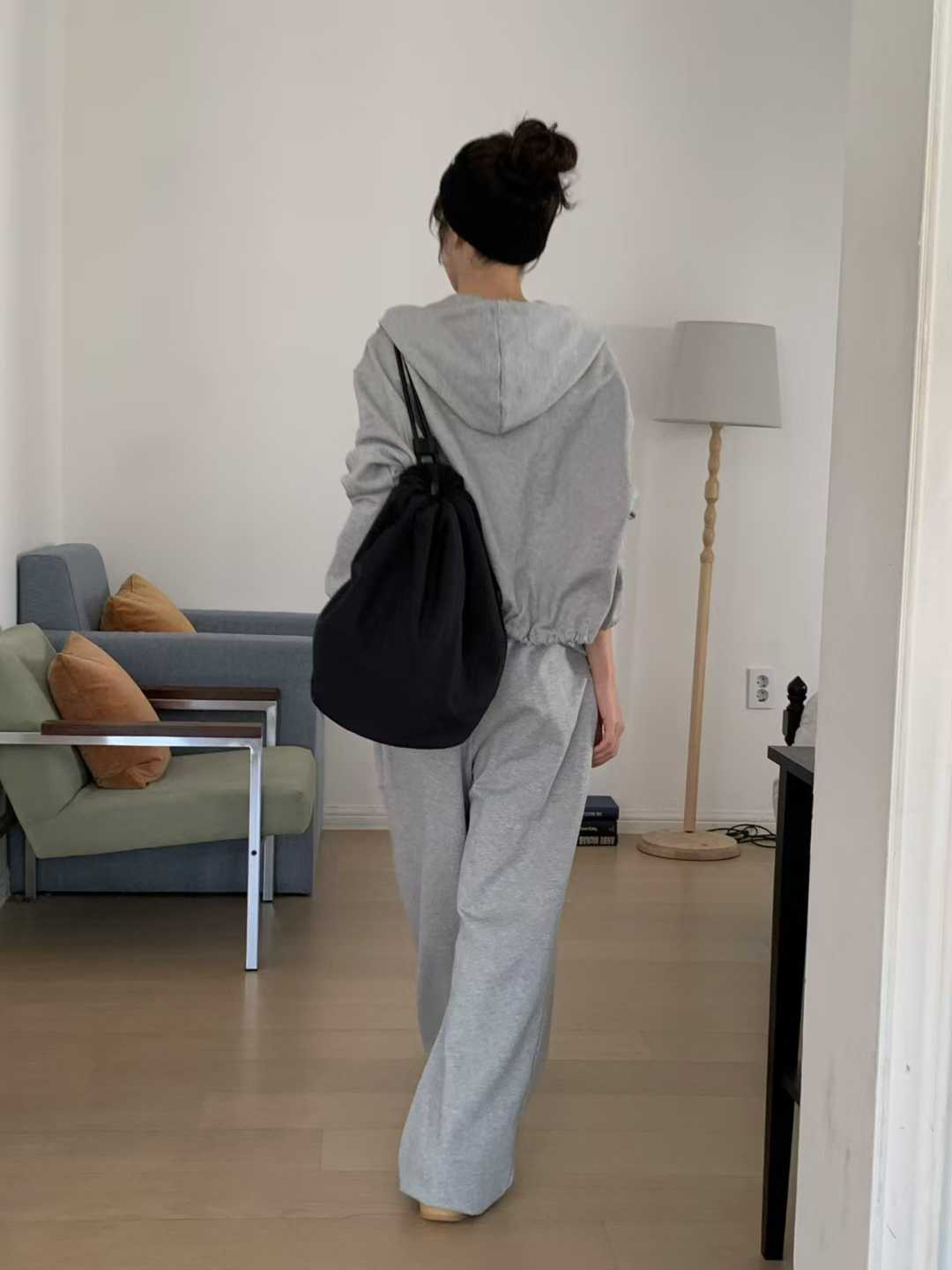 A63.小V家特色口袋連帽拉鍊外套